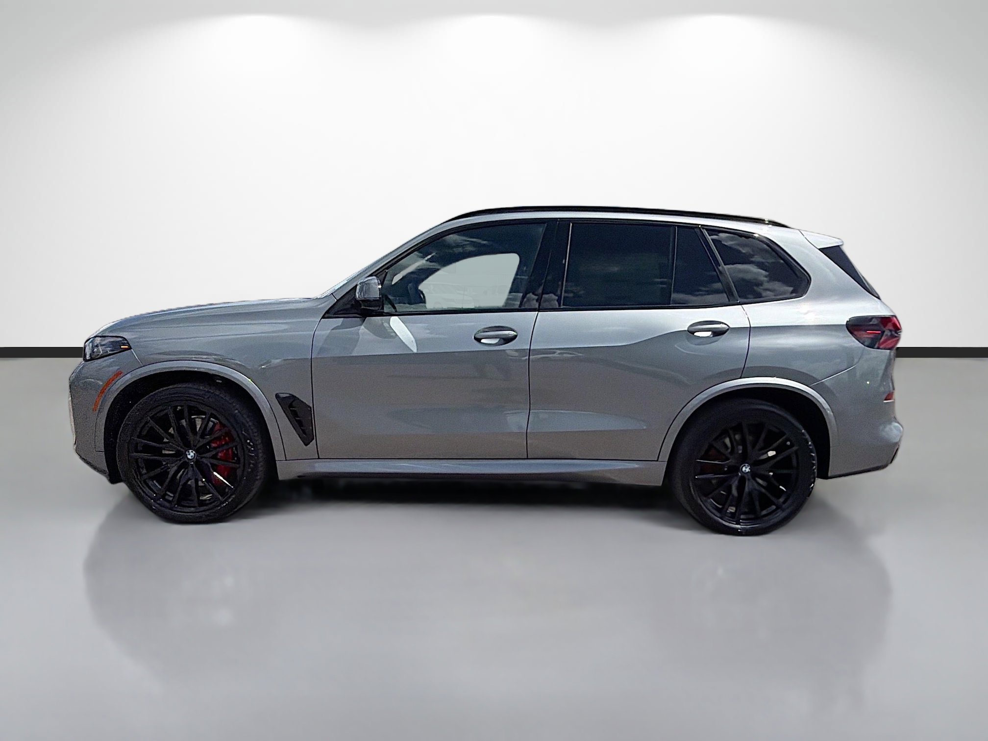 New 2026 BMW X5 xDrive40i w/ M Sport Package image 6