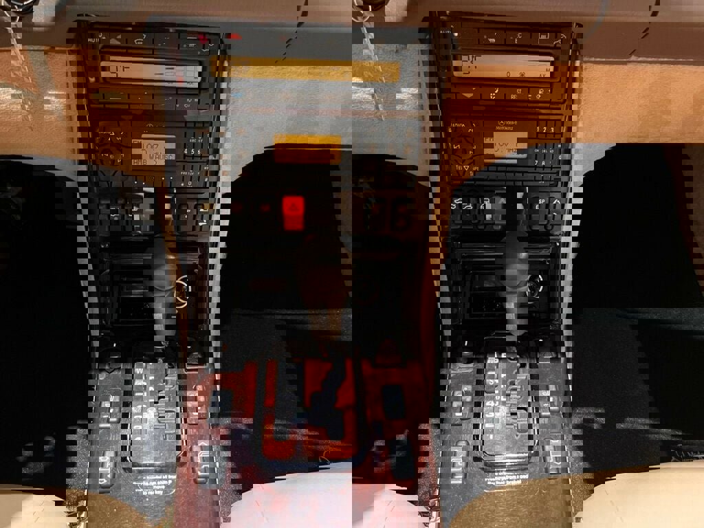 Used 2000 Mercedes-Benz SL 500 image 18