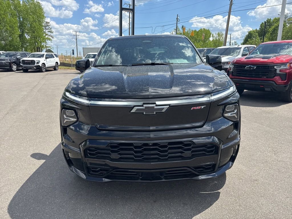 Used 2024 Chevrolet Silverado EV RST AWD/4WD image 8