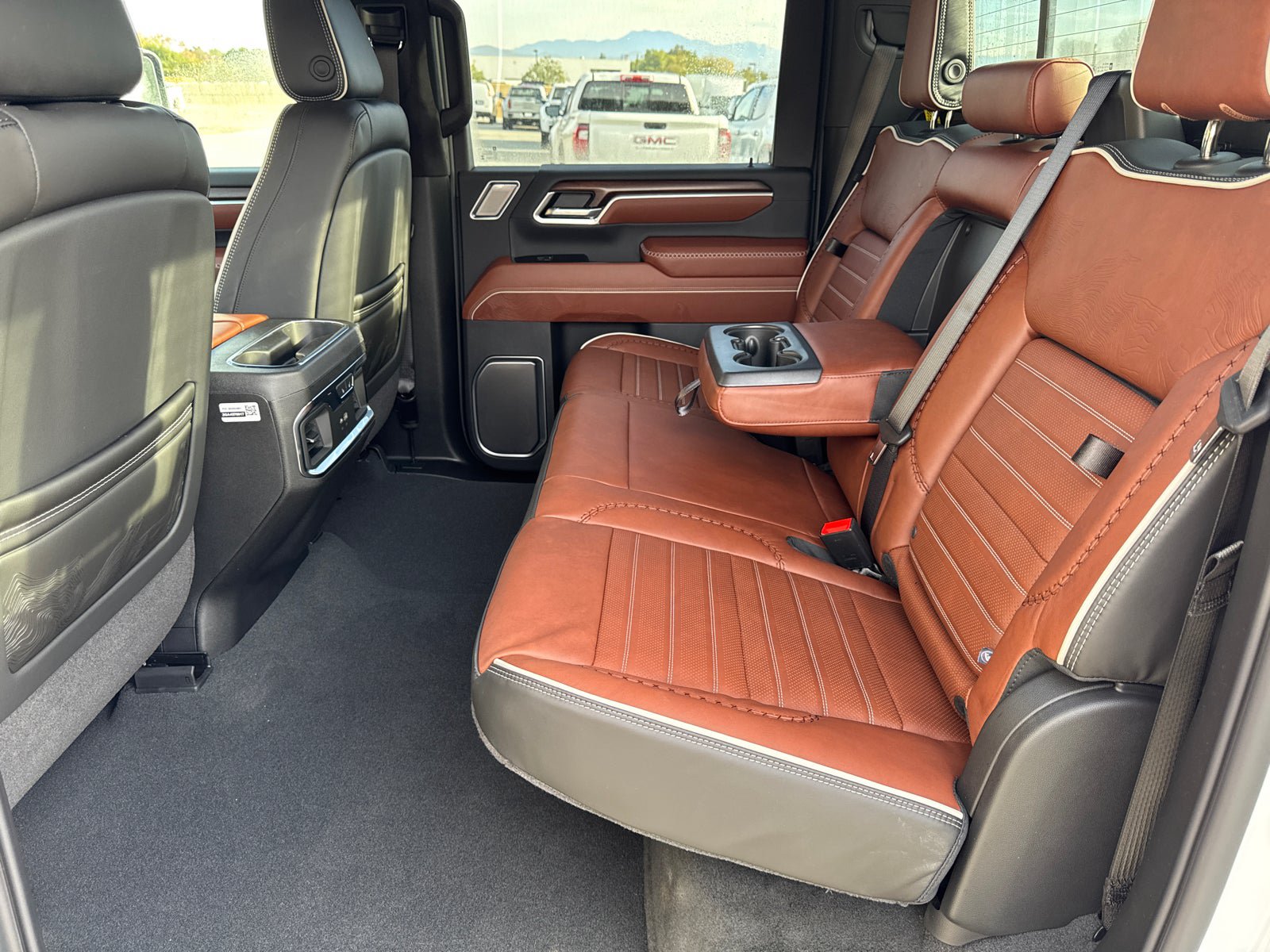 New 2026 GMC Sierra 3500 Denali Ultimate w/ LPO, Black Badging Package AWD/4WD image 21