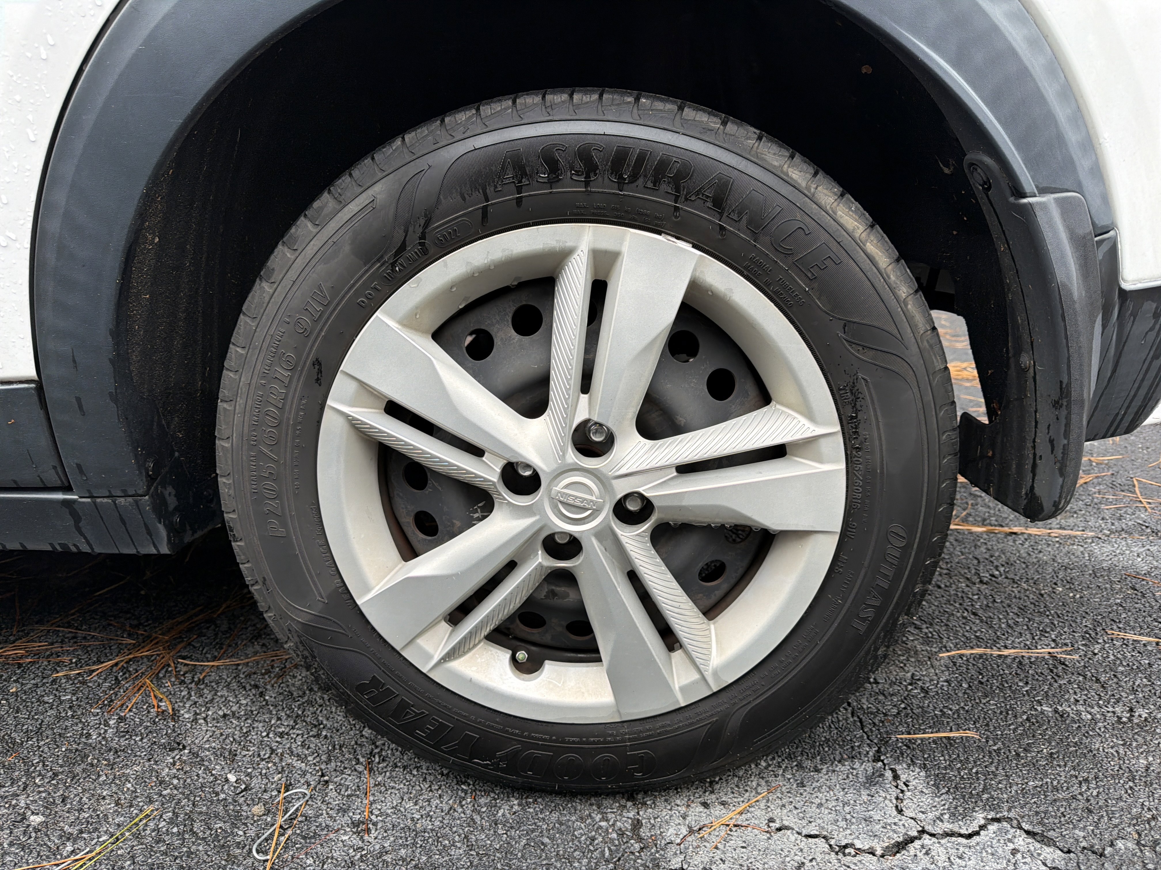 Used 2021 Nissan Kicks S image 17