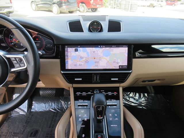 Used 2020 Porsche Cayenne image 19