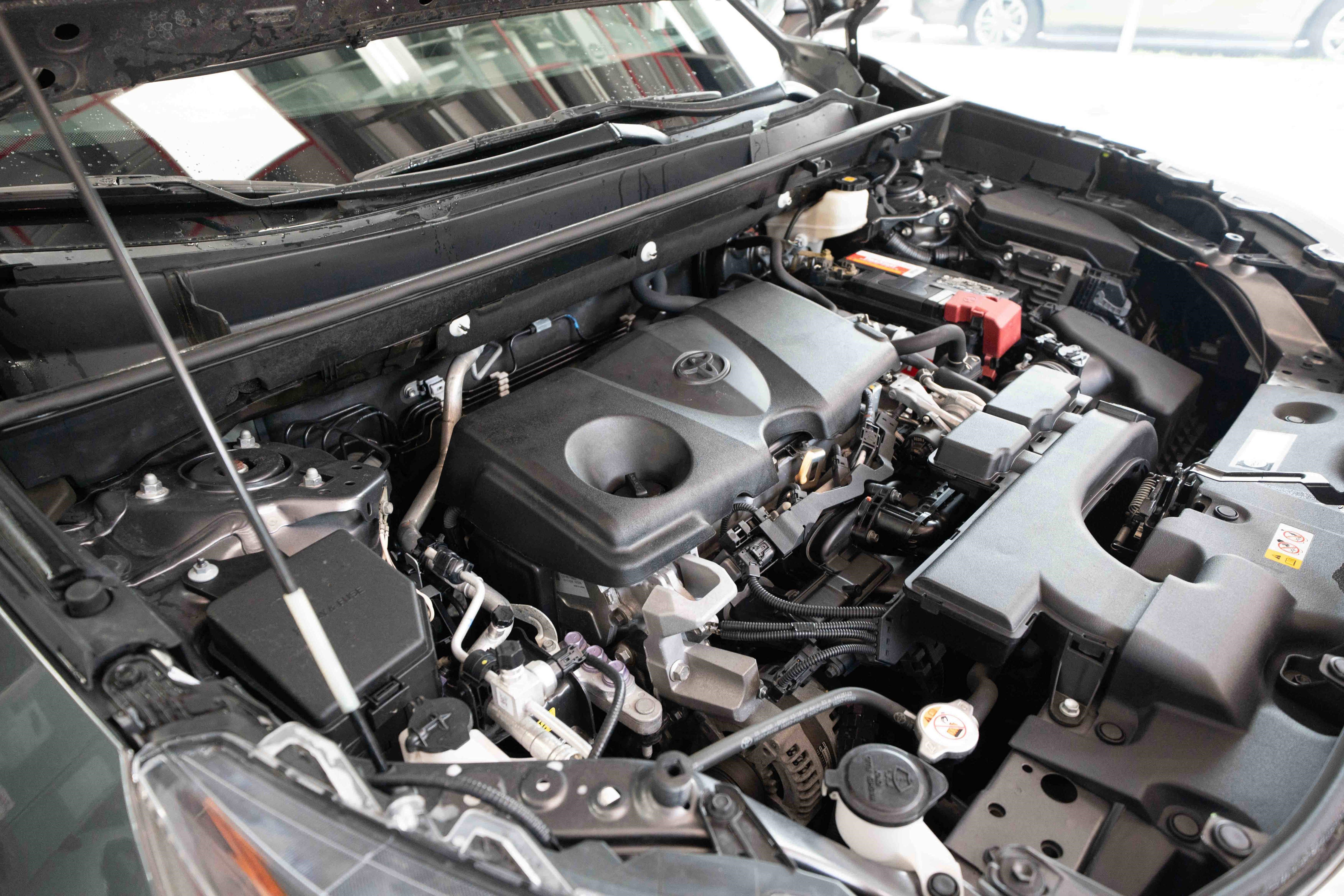Used 2021 Toyota RAV4 XLE FWD image 30