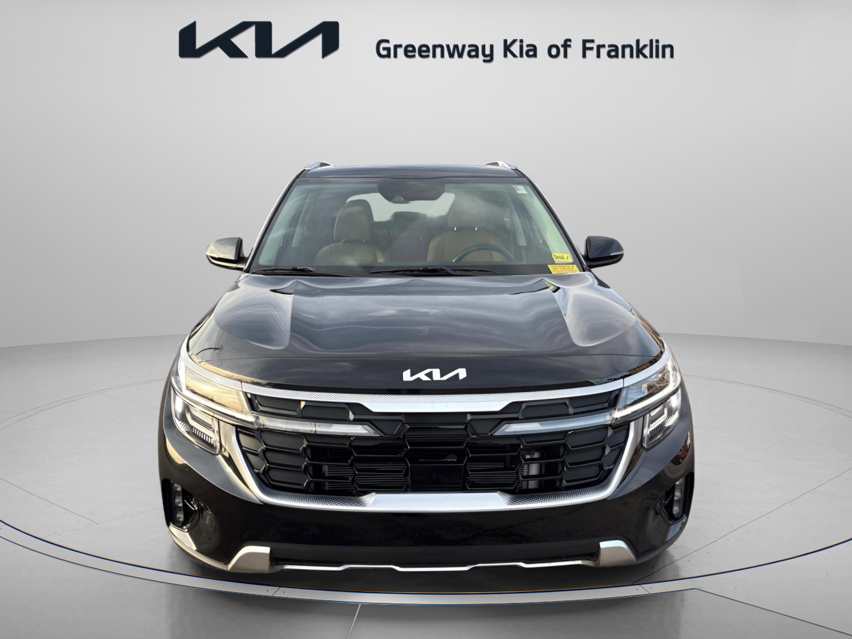 Used 2024 Kia Seltos SX w/ SX Sunroof Package image 2