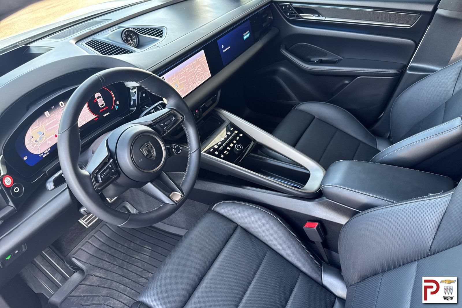 Used 2025 Porsche Macan Turbo Electric AWD/4WD image 10