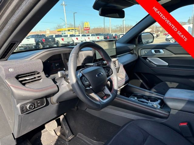 Used 2025 Ford Explorer ST image 18