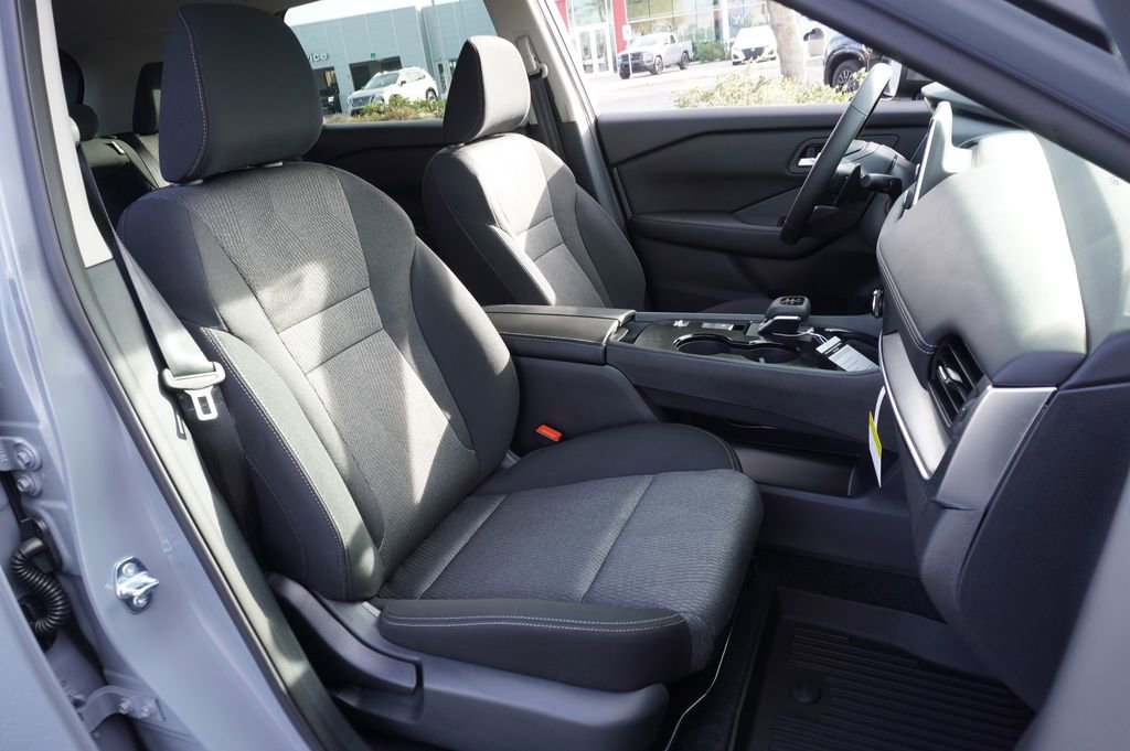 New 2026 Nissan Rogue SV FWD image 12