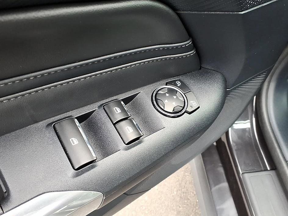 Used 2024 Ford Mustang GT Premium image 19