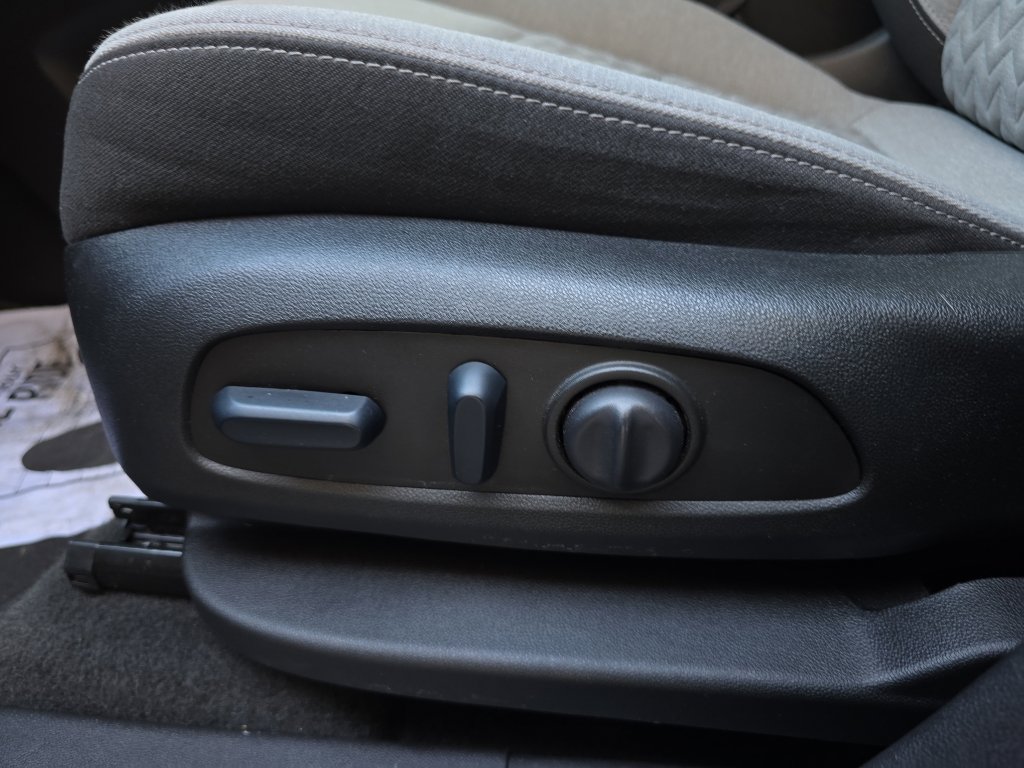 Used 2023 Chevrolet Equinox LS w/ LS Convenience Package image 22