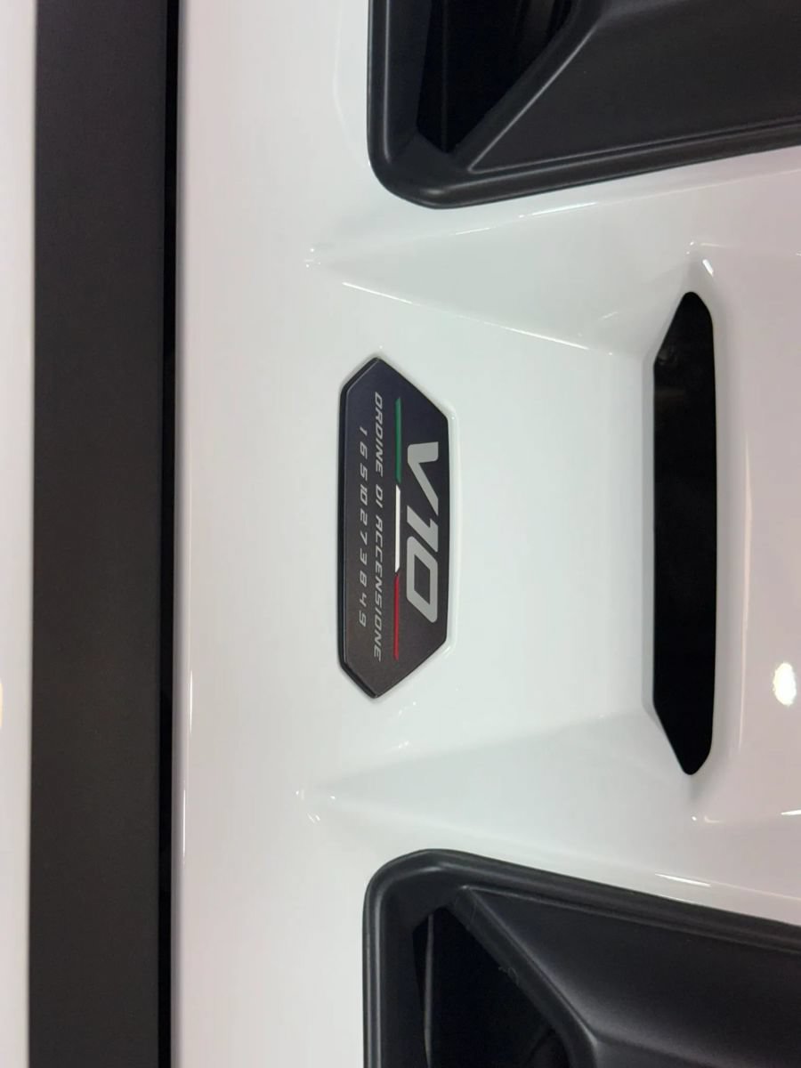 Used 2023 Lamborghini Huracan Tecnica RWD image 14
