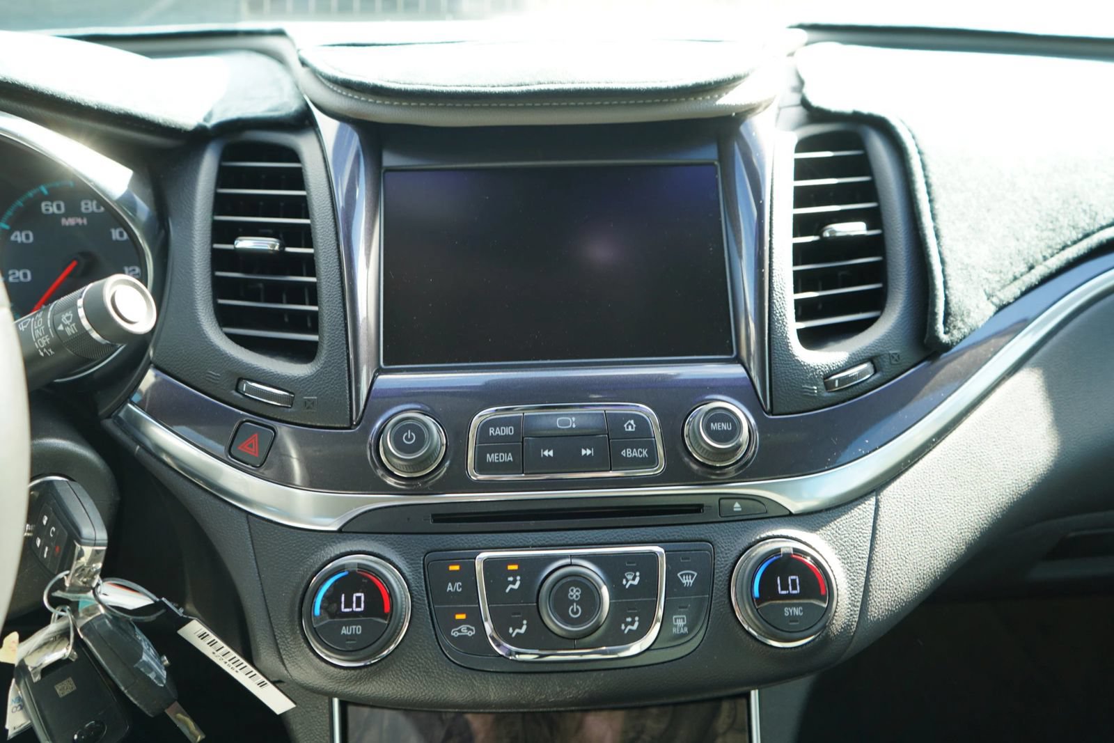Used 2015 Chevrolet Impala LT w/ Convenience Package FWD image 11