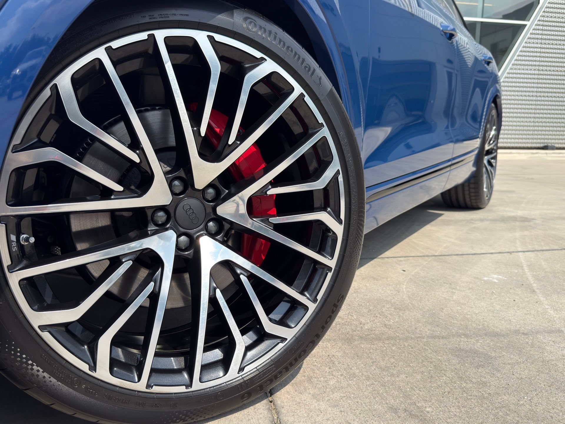 New 2026 Audi SQ8 Premium Plus AWD/4WD image 4