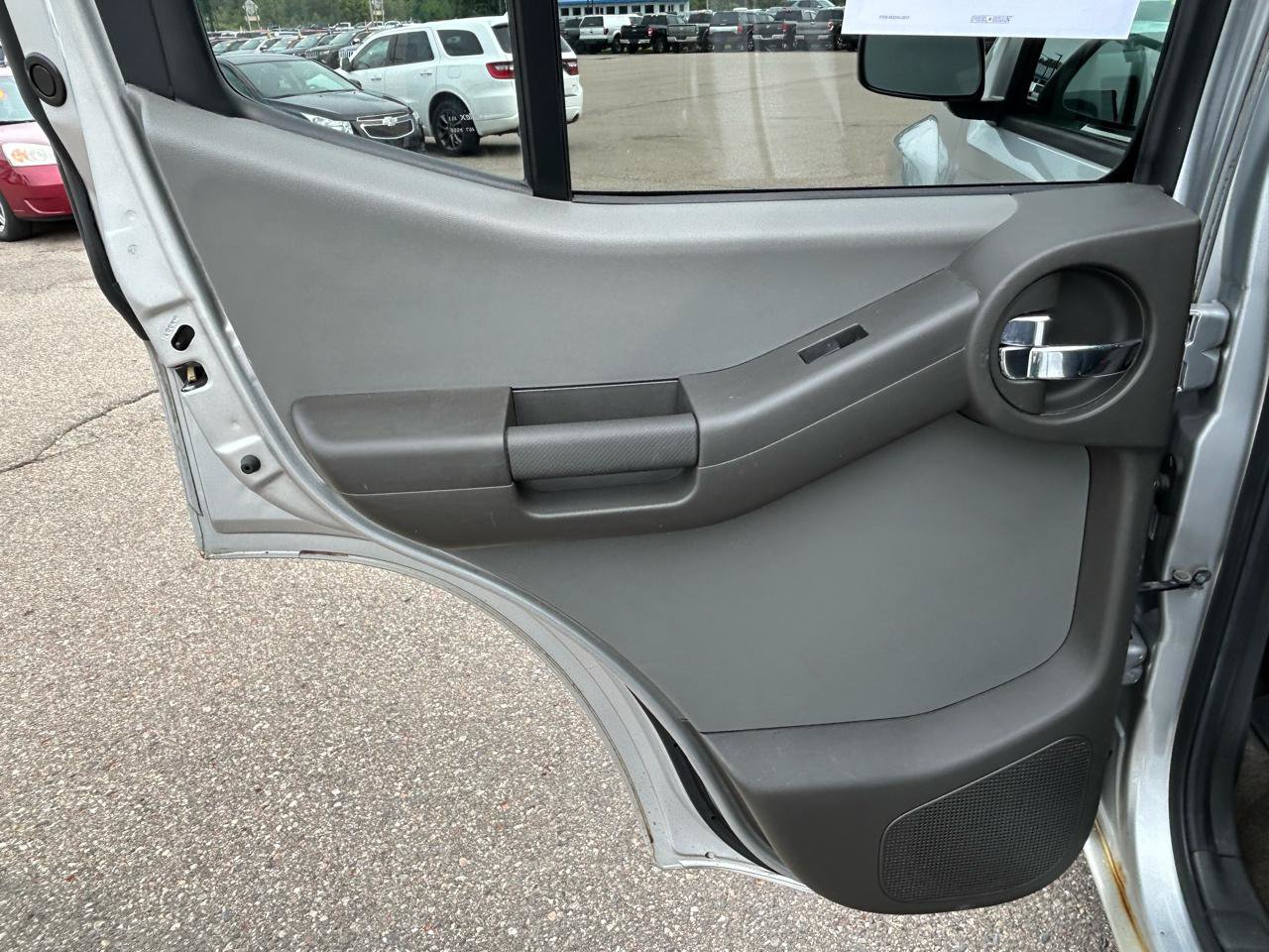 Used 2013 Nissan Xterra S AWD/4WD image 13