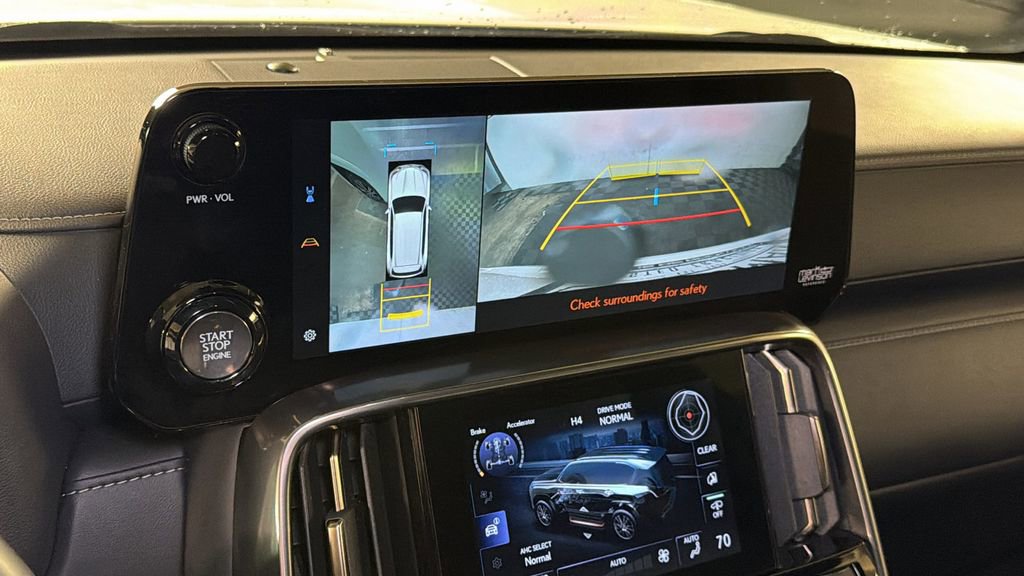 Used 2024 Lexus LX 600 4WD w/ Appearance Package image 30