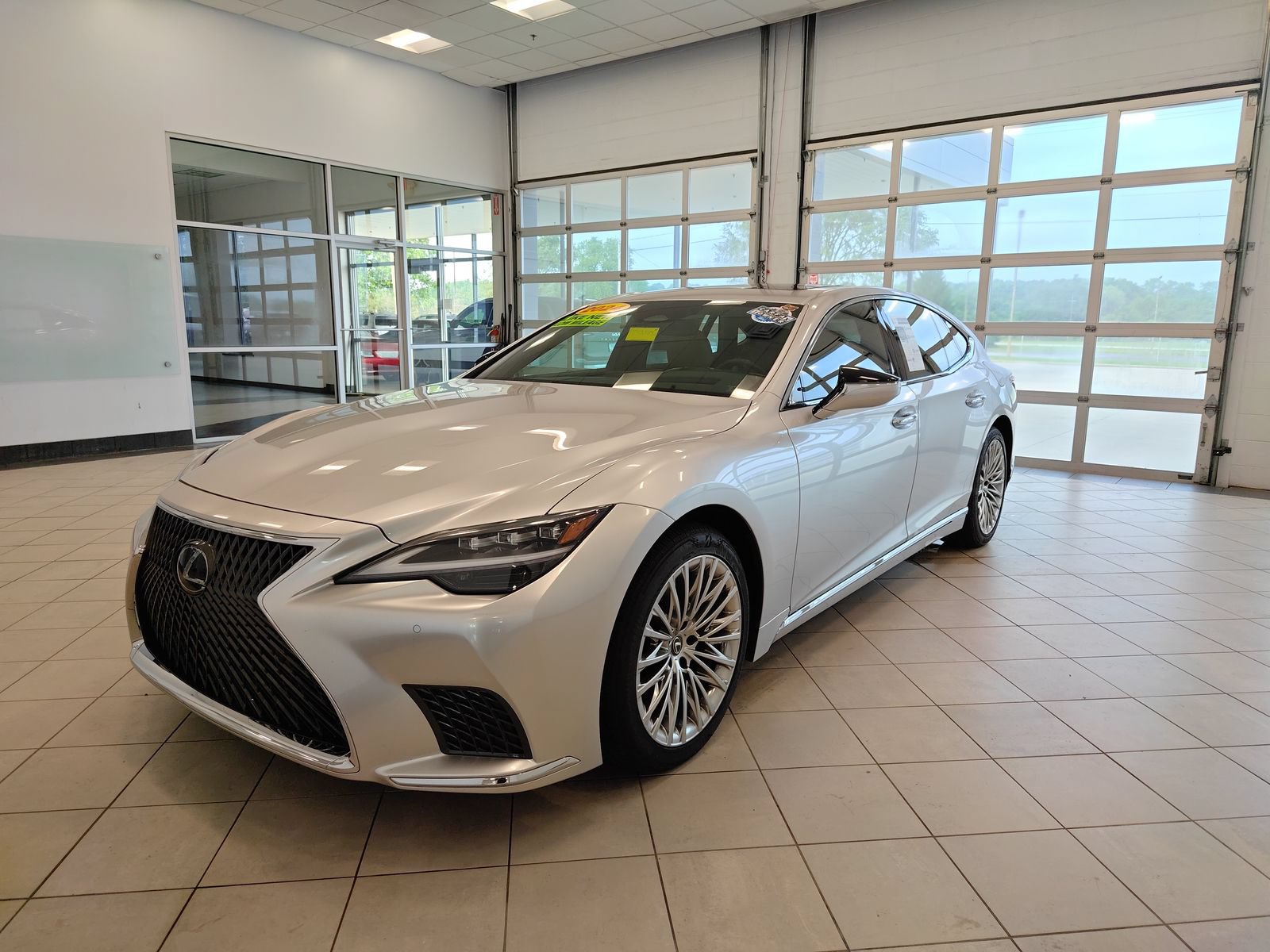 Used 2024 Lexus LS 500 RWD image 7