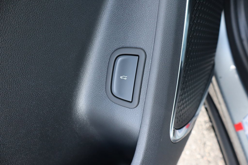 New 2026 Chevrolet Traverse RS image 19