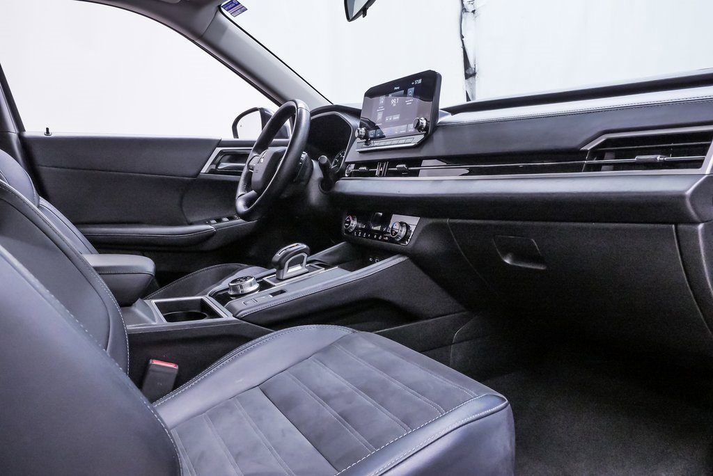 Used 2024 Mitsubishi Outlander SE image 13