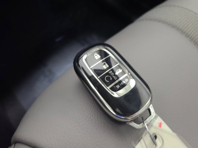 Used 2024 Honda Pilot Touring image 39