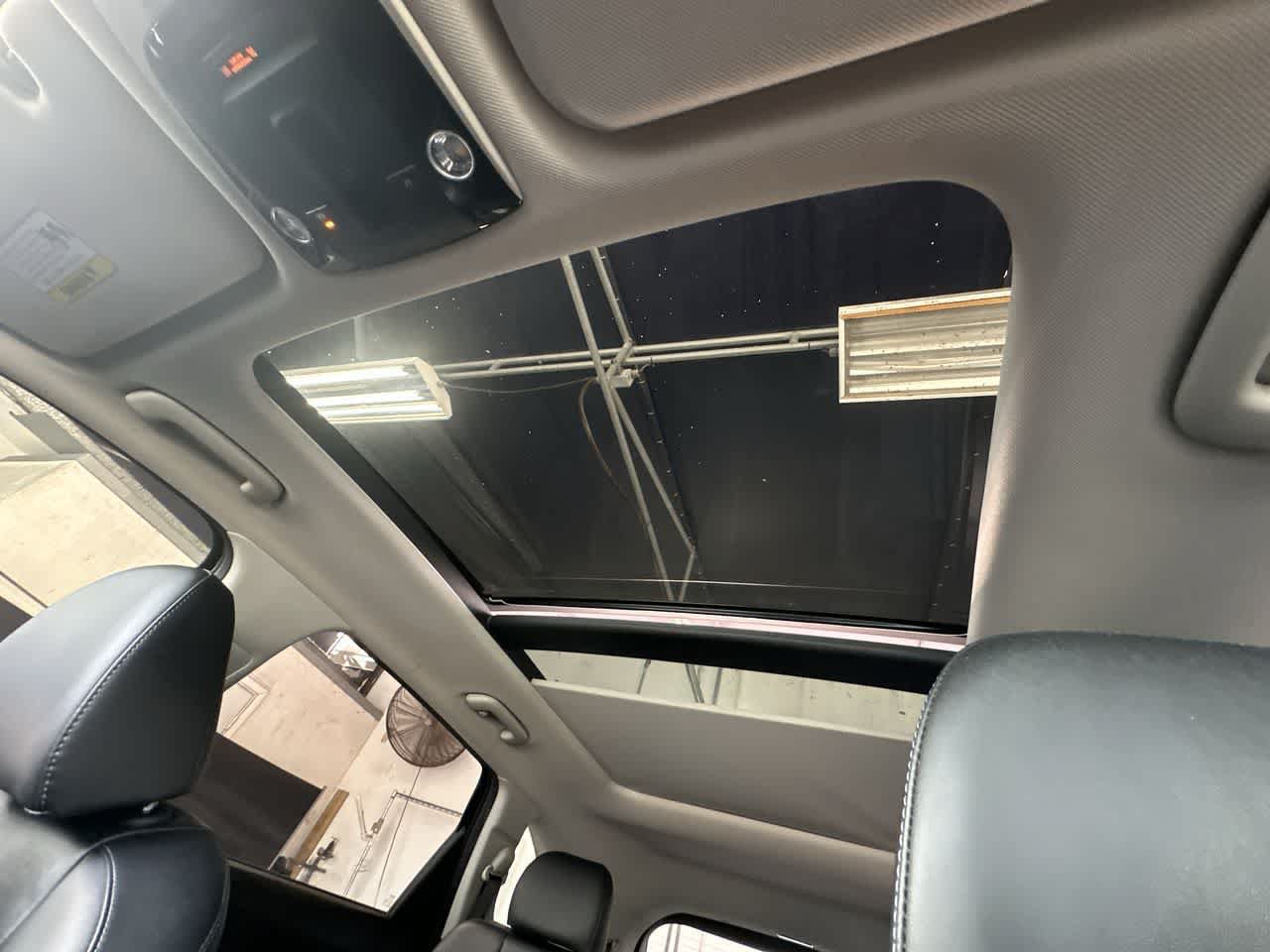 Used 2024 Kia Sorento EX w/ Panoramic Sunroof Package FWD image 17