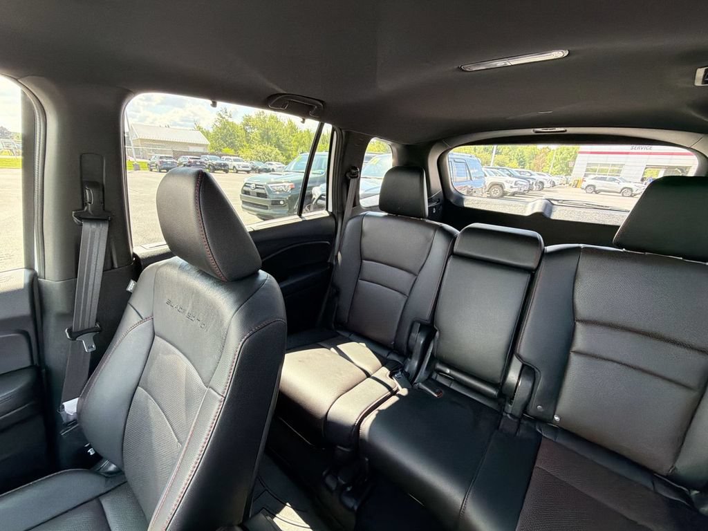 Used 2024 Honda Passport Black Edition image 12