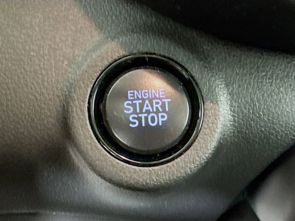 Used 2023 Hyundai Venue Limited image 34