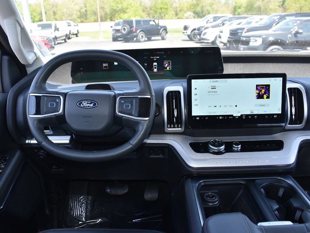 Certified 2025 Ford Expedition Active AWD/4WD image 18