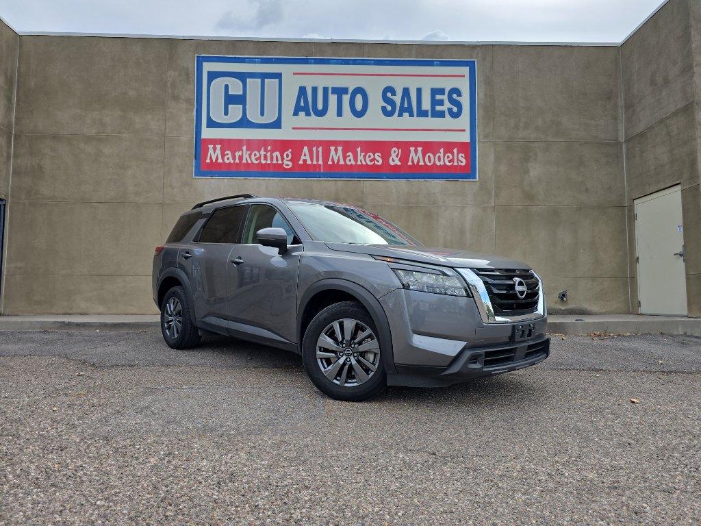 Used 2024 Nissan Pathfinder SV image 1
