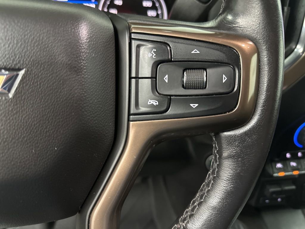 Used 2019 Chevrolet Silverado 1500 High Country w/ Technology Package AWD/4WD image 18