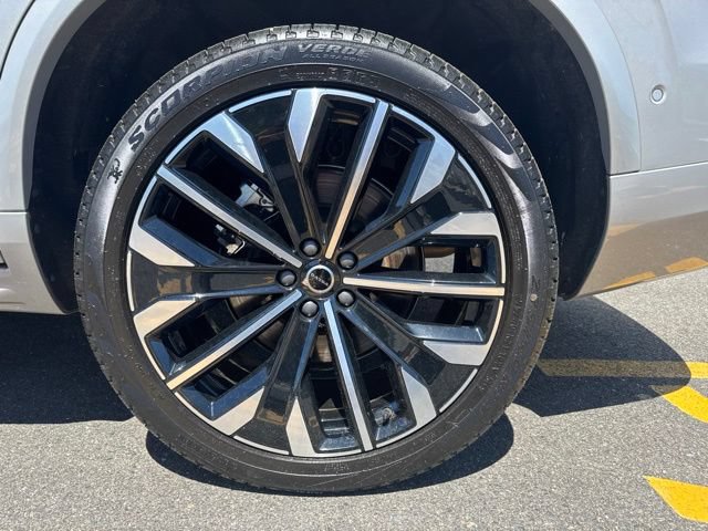 Certified 2025 Volvo XC90 B6 Plus AWD/4WD image 9