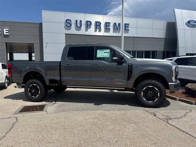 New 2025 Ford F250 Lariat w/ Lariat Ultimate Package