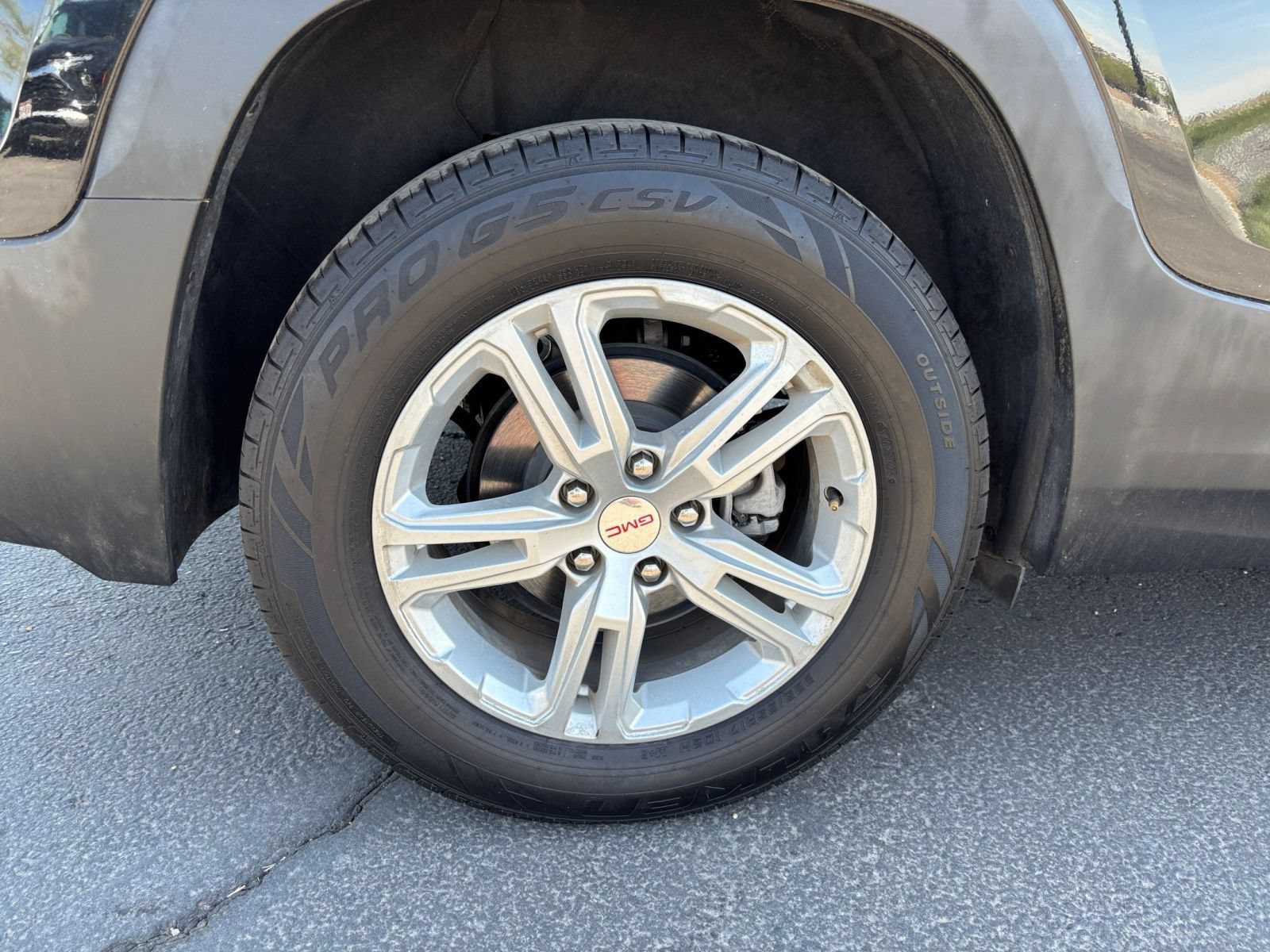 Used 2024 GMC Terrain SLE FWD image 28