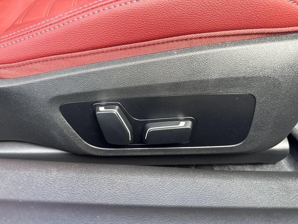 Used 2024 BMW 230i Coupe w/ Premium Package RWD image 13