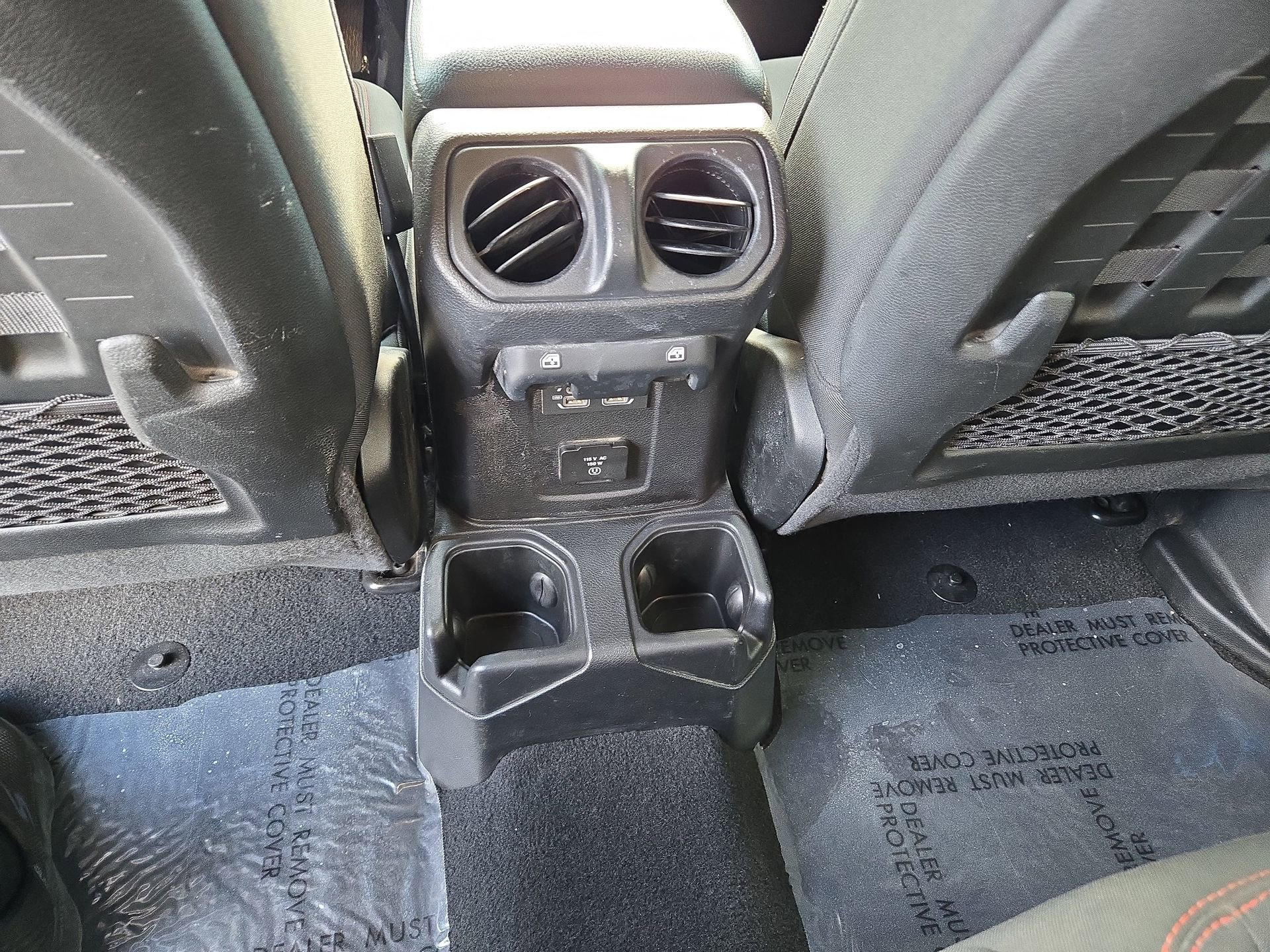 Used 2021 Jeep Wrangler Unlimited Rubicon w/ Cold Weather Group AWD/4WD image 18