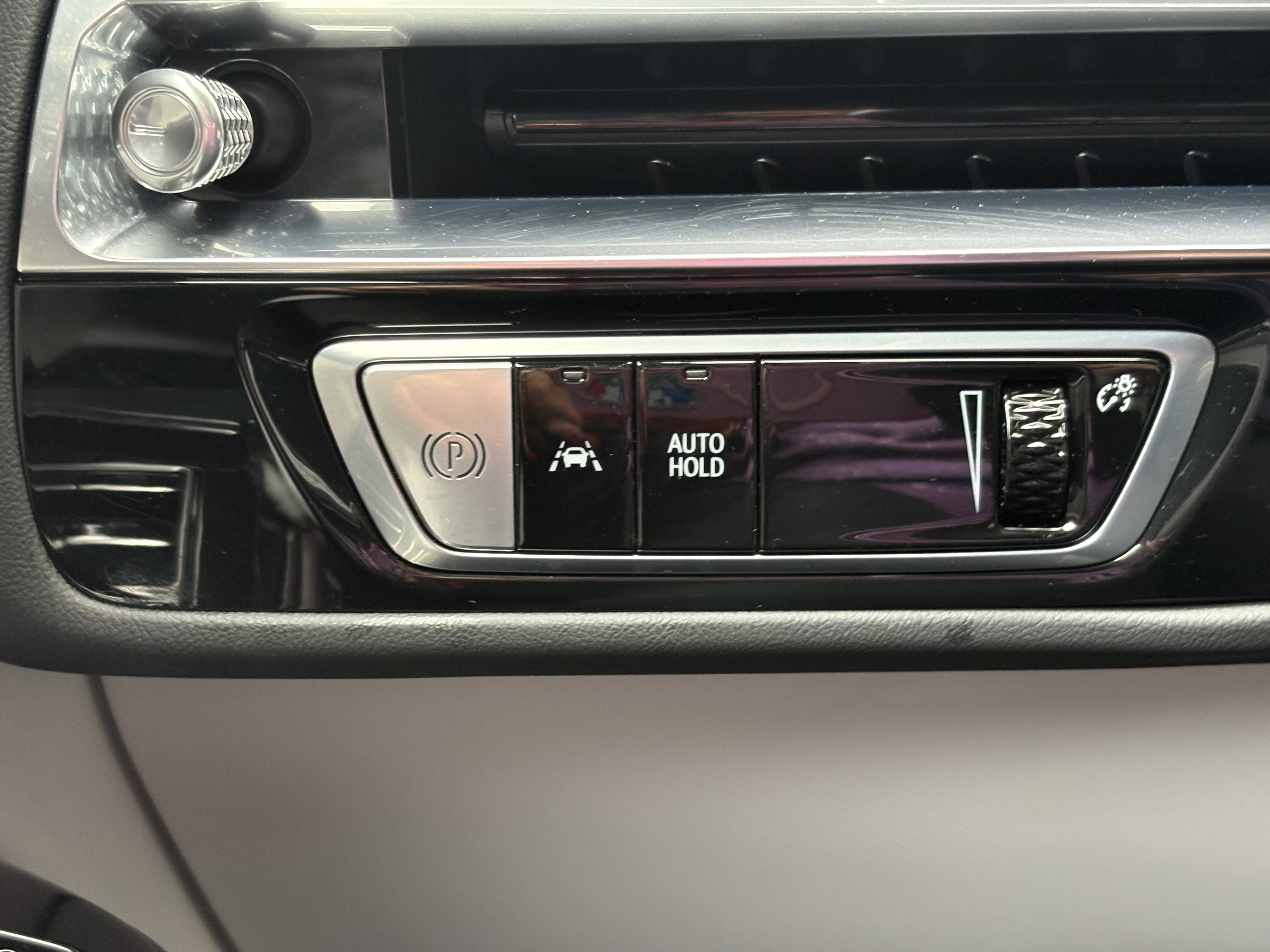 Used 2024 Cadillac Lyriq Sport AWD/4WD image 32
