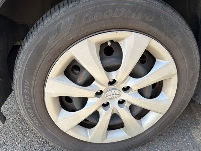 Used 2020 Toyota Corolla LE FWD image 6