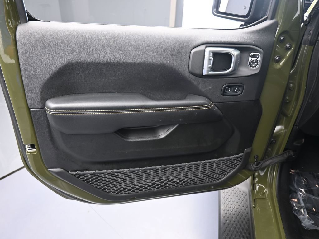 Used 2024 Jeep Wrangler Unlimited Sahara image 12