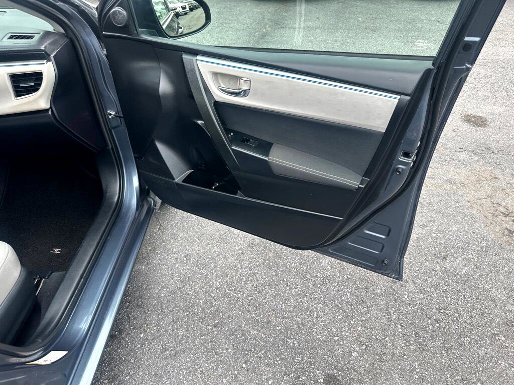 Used 2016 Toyota Corolla LE image 28