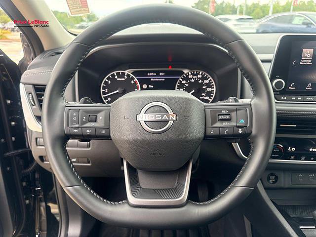 Certified 2025 Nissan Rogue SV FWD image 20