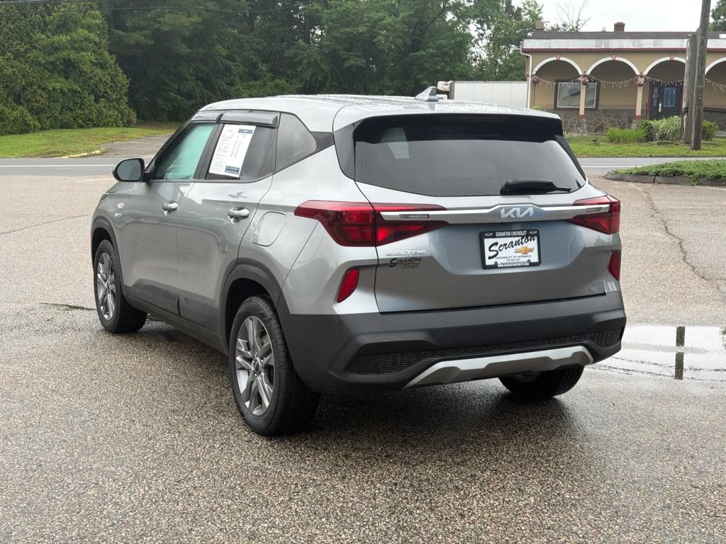 Used 2023 Kia Seltos LX AWD/4WD image 5