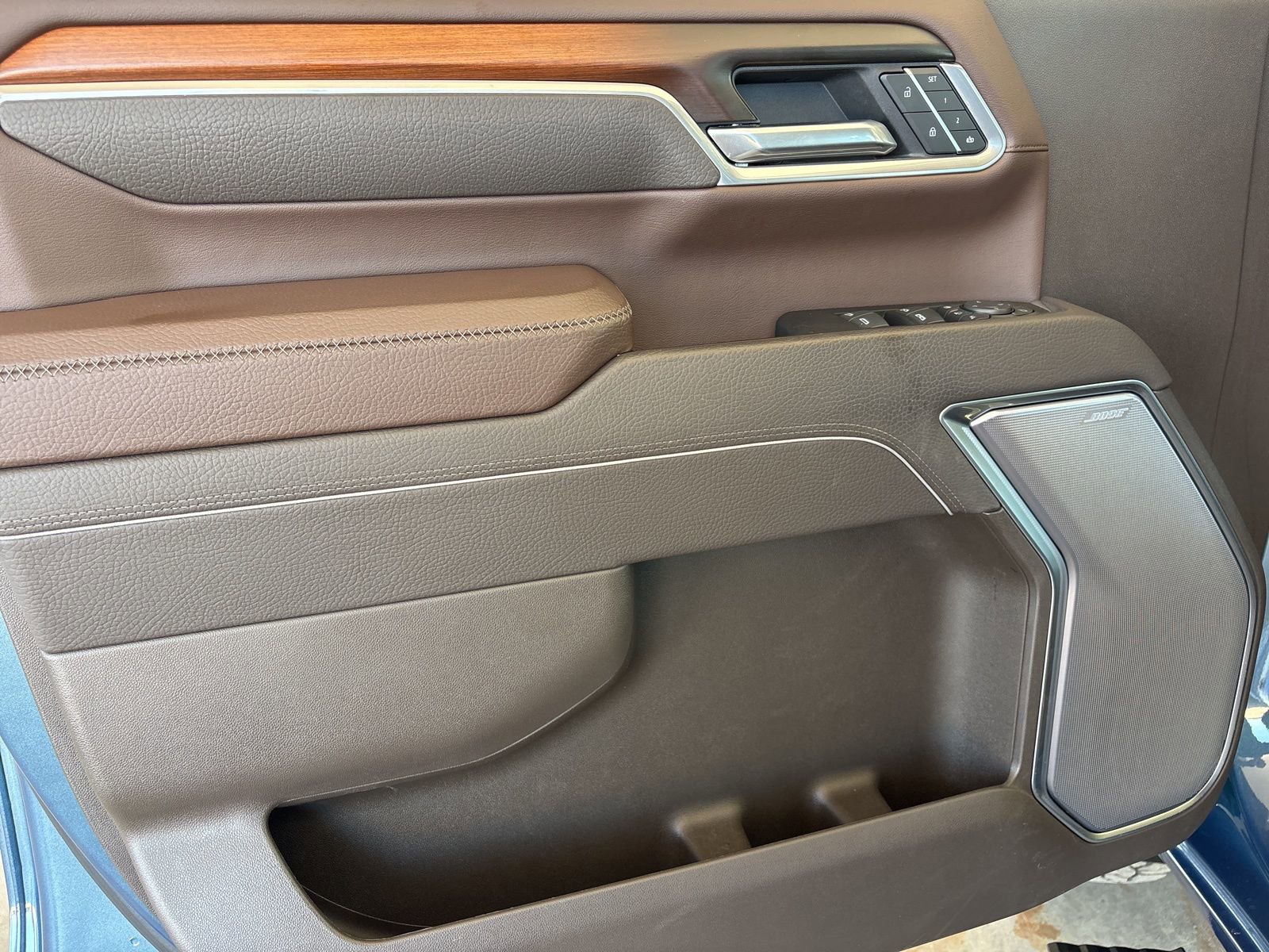 Used 2025 GMC Sierra 2500 Denali w/ Denali Reserve Package AWD/4WD image 12