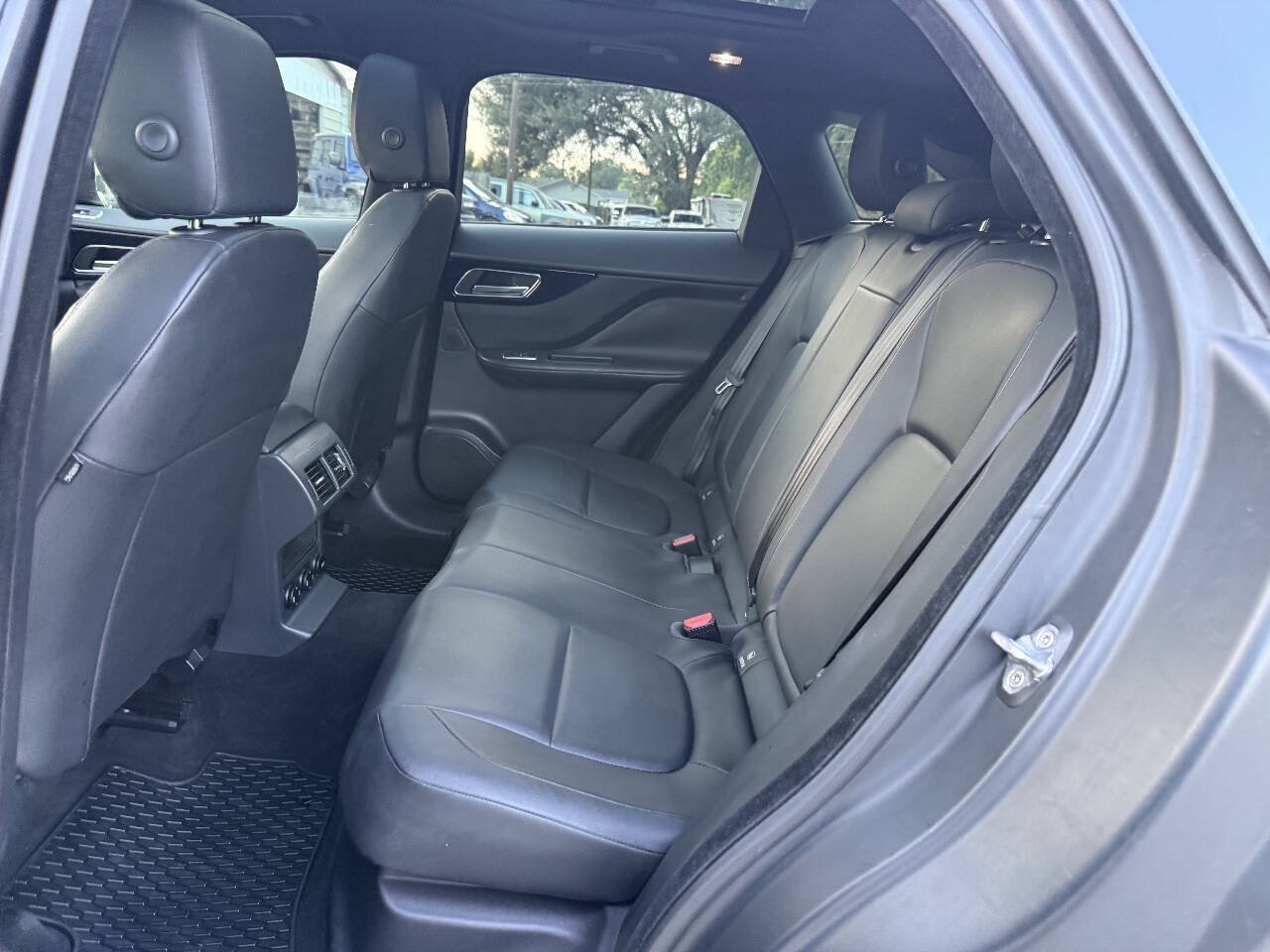 Used 2018 Jaguar F-PACE Premium AWD/4WD image 20