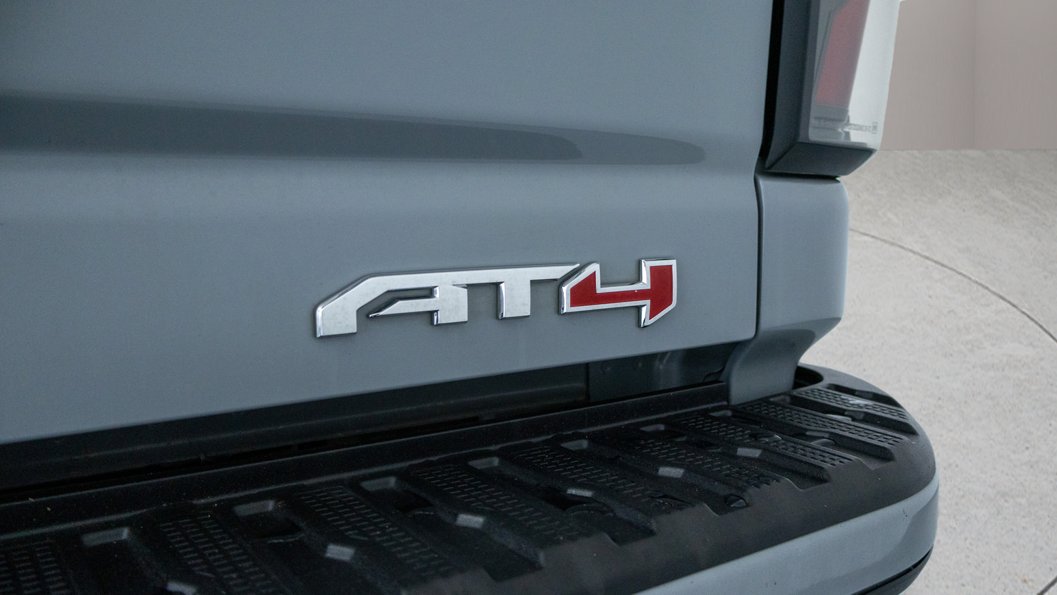 Used 2024 GMC Sierra 2500 AT4 w/ AT4 Premium Plus Package AWD/4WD image 35
