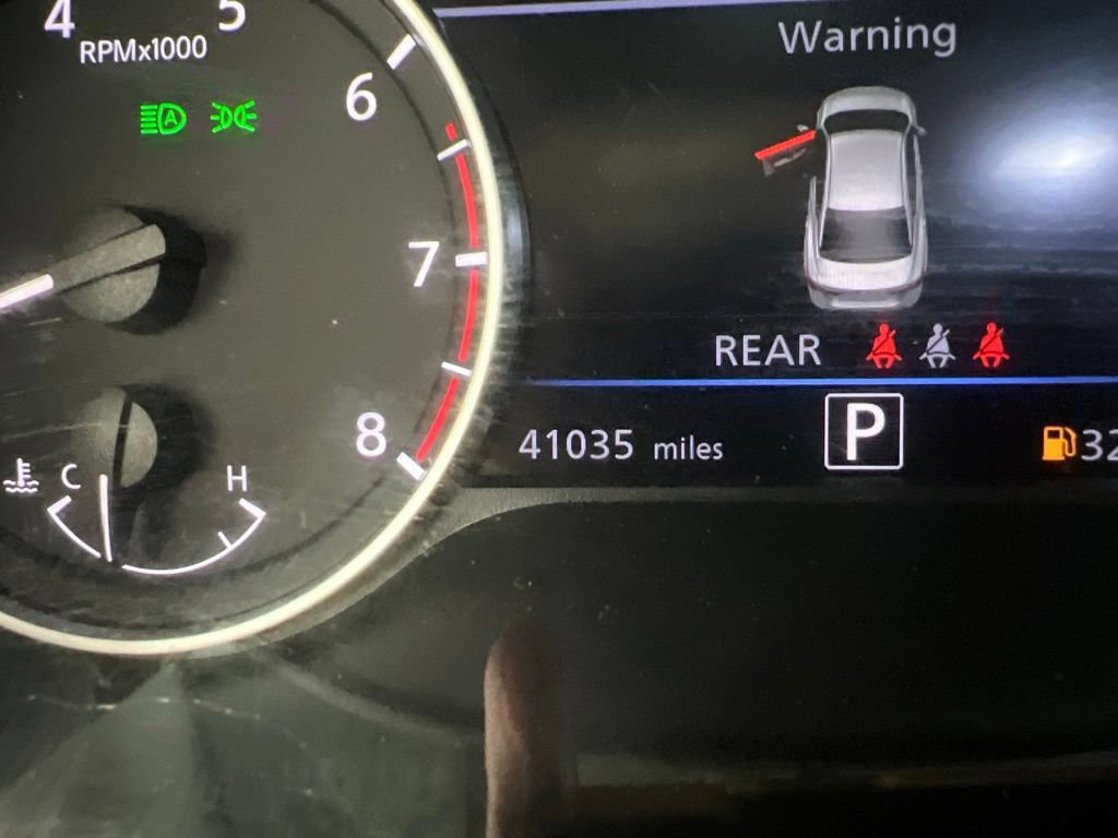 Used 2022 Nissan Sentra SV w/ SV Premium Package FWD image 12