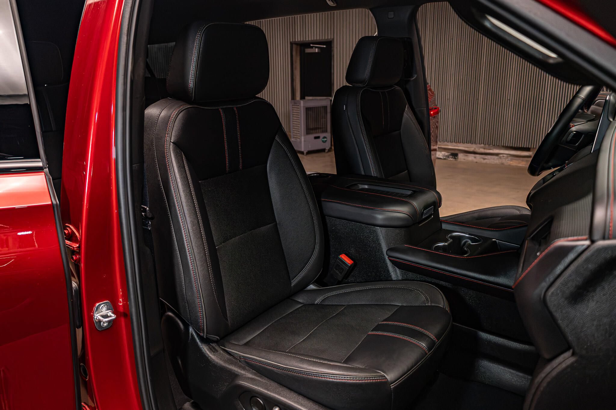 Used 2024 Chevrolet Suburban RST w/ Luxury Package AWD/4WD image 36