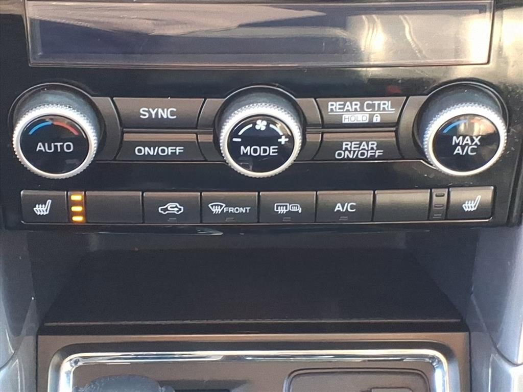 Used 2022 Subaru Ascent Limited w/ Technology Package image 7