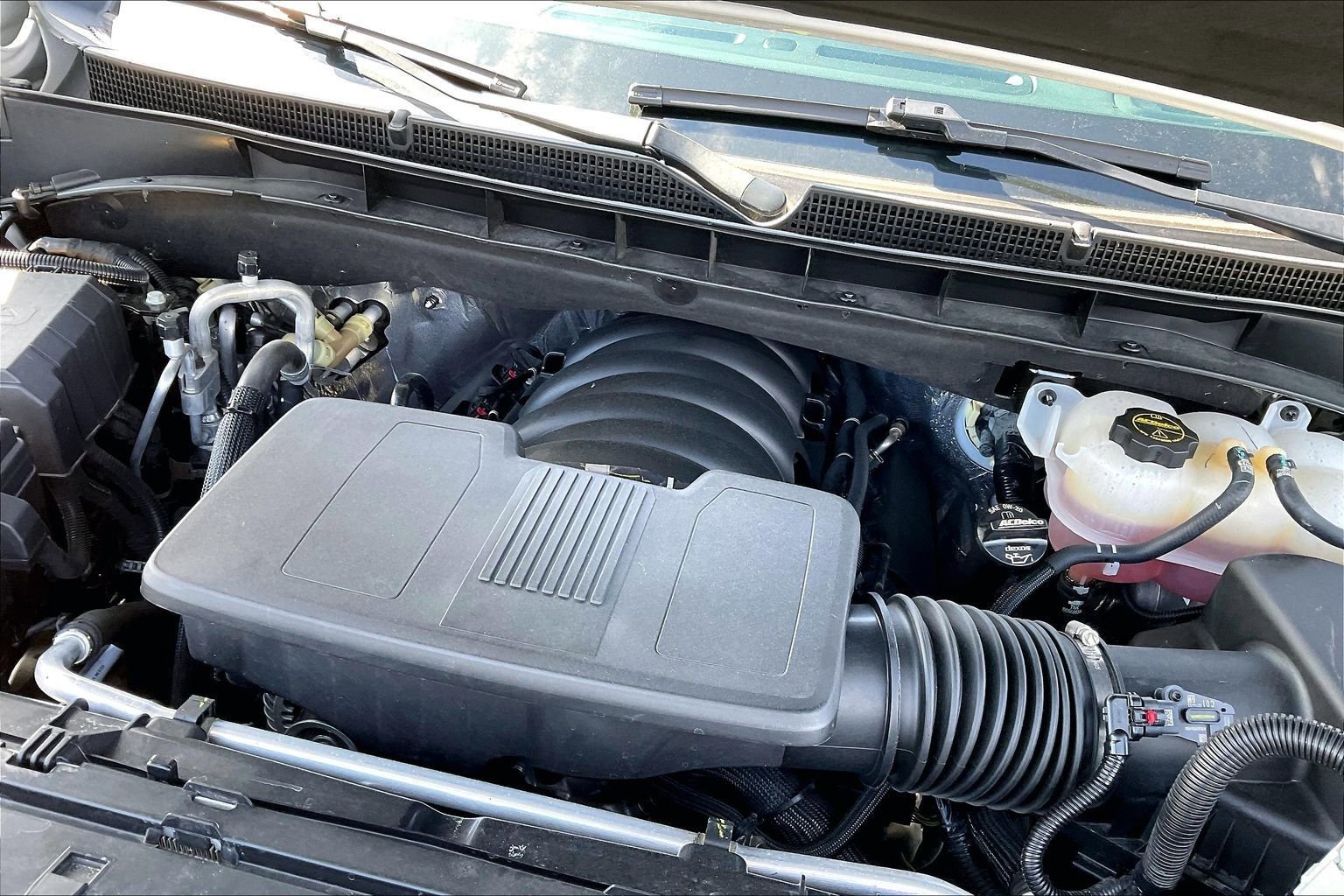 Used 2024 GMC Yukon XL SLT image 32