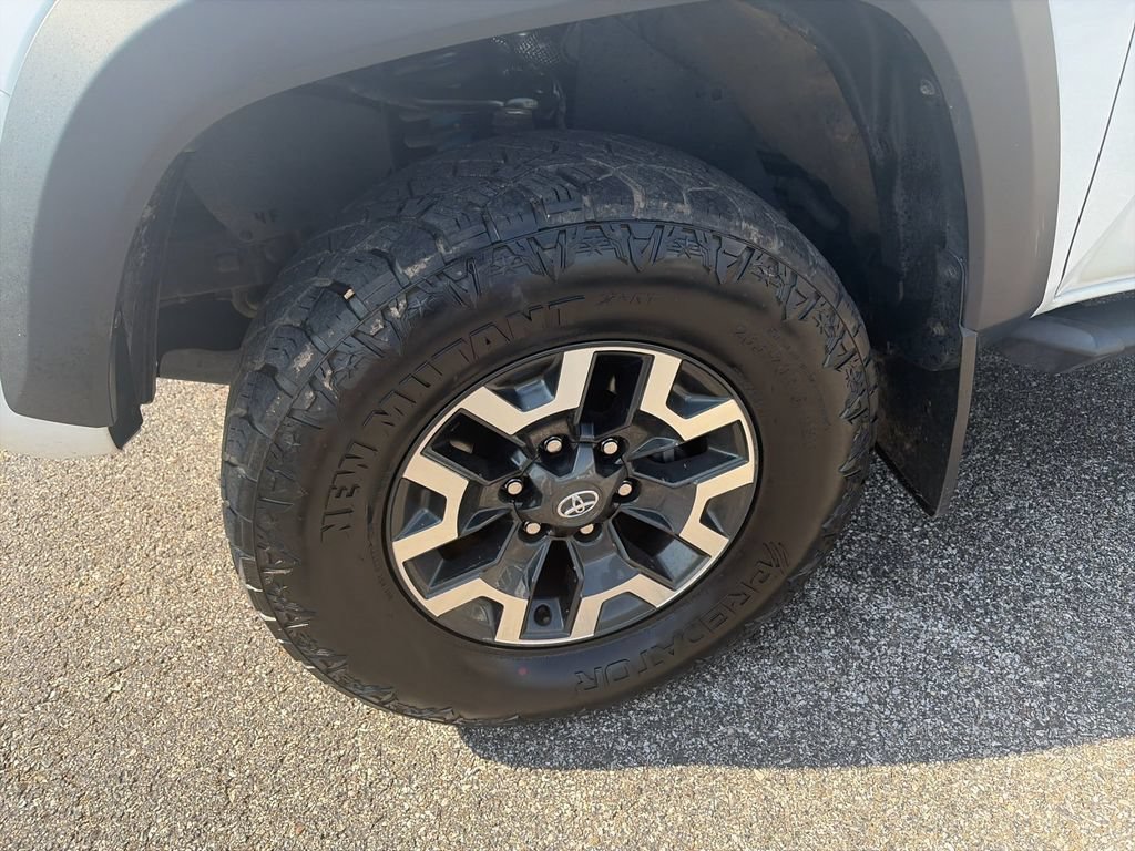 Used 2023 Toyota Tacoma TRD Off-Road AWD/4WD image 33
