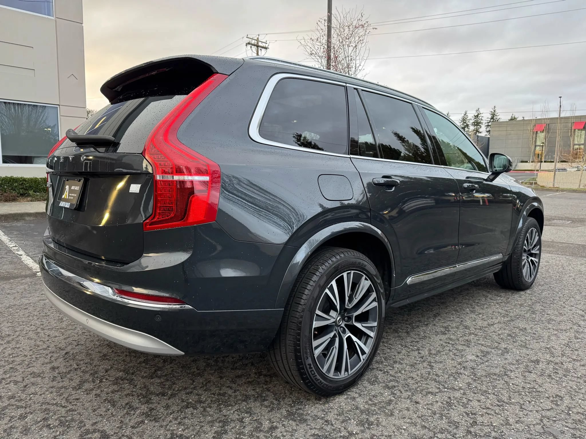 Used 2022 Volvo XC90 T8 Inscription Expression w/ Advanced Package AWD/4WD image 11