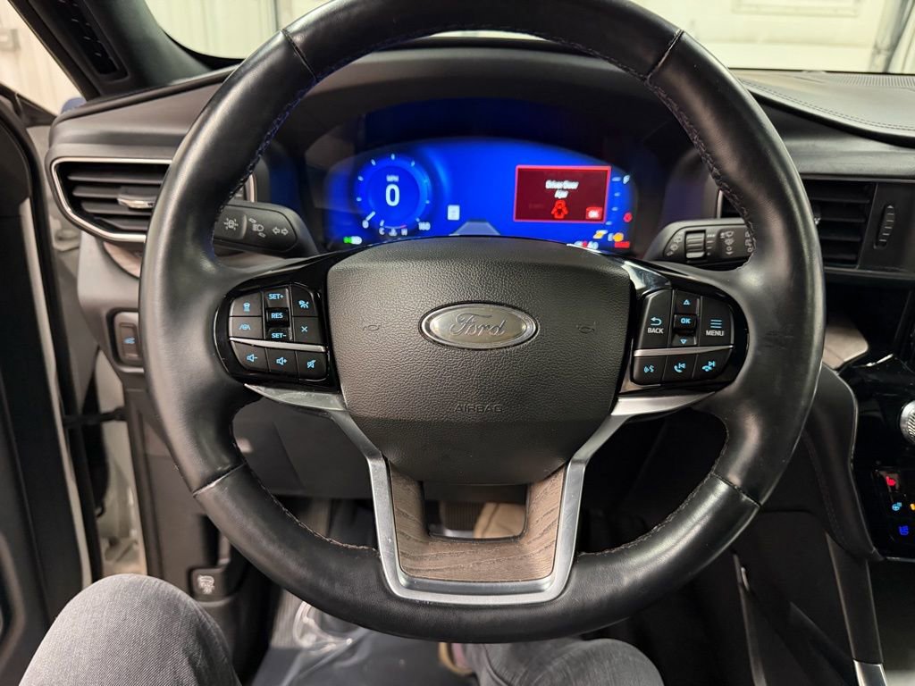 Used 2023 Ford Explorer Platinum w/ Technology Package image 45