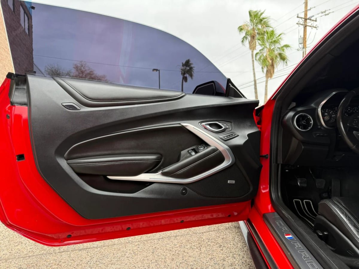 Used 2016 Chevrolet Camaro SS RWD image 35